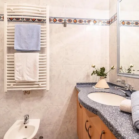 Lafay 4 Apartment